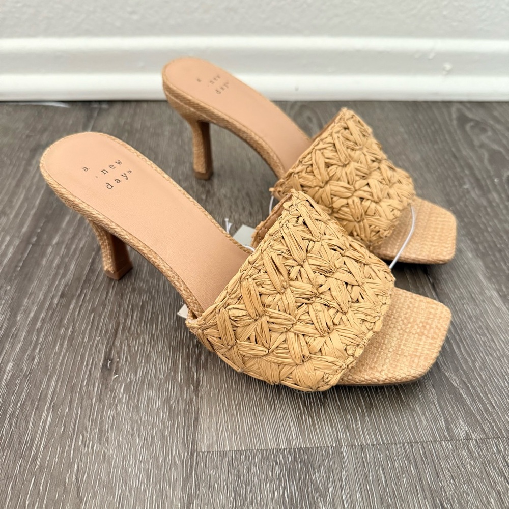 NWT Tan Woven Raffia Heeled Sandals - Picture 4 of 9
